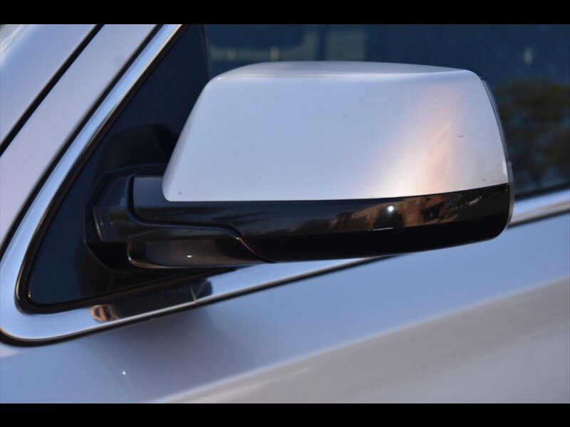 Used 2018 Chevrolet Tahoe LT w/ Luxury Package RWD image 48