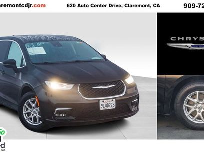 Certified 2024 Chrysler Pacifica Touring-L