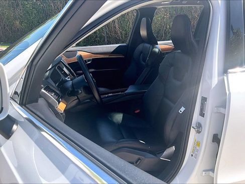 Used 2024 Volvo XC90 B5 Plus AWD/4WD image 34