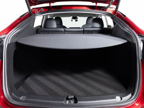 Used 2024 Tesla Model Y Performance image 19