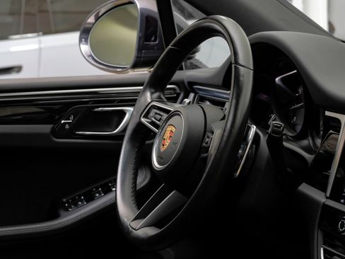 Used 2023 Porsche Macan w/ Premium Package Plus AWD/4WD image 17