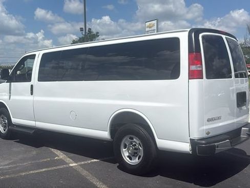 Used 2025 Chevrolet Express 3500 LT w/ LT Preferred Equipment Group RWD image 5