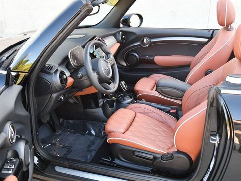 Used 2024 MINI Cooper S w/ Signature Upholstery Package FWD image 13