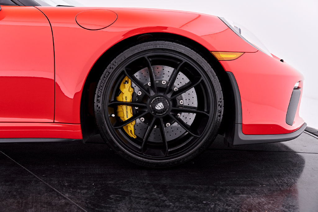 Used 2019 Porsche 911 Speedster w/ Chrono Package RWD image 32