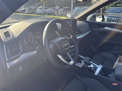 Certified 2025 Audi Q5 2.0T Premium w/ Convenience Plus Package image 25