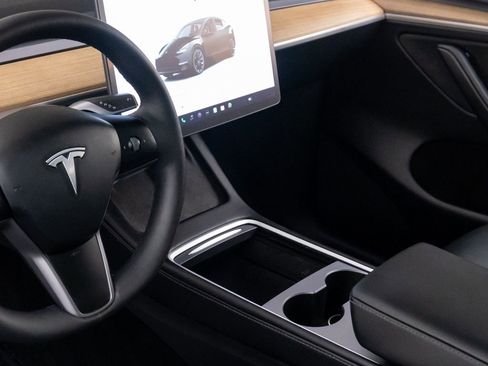 Used 2024 Tesla Model Y Long Range image 12