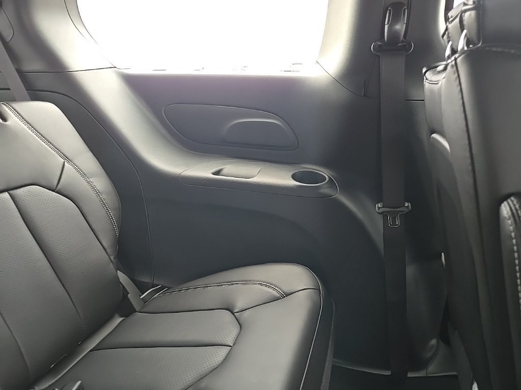New 2026 Chrysler Pacifica Select w/ S Appearance Package FWD image 87
