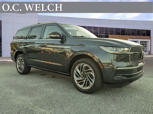 Certified 2025 Lincoln Navigator Reserve image 1