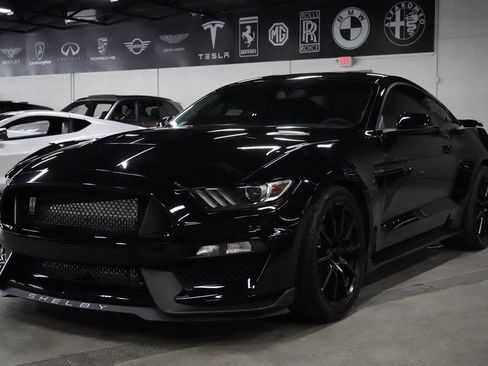 Used 2017 Ford Mustang Shelby GT350 w/ Electronics Package RWD image 1