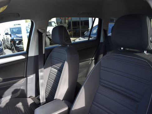 Used 2022 Volkswagen Tiguan S image 16