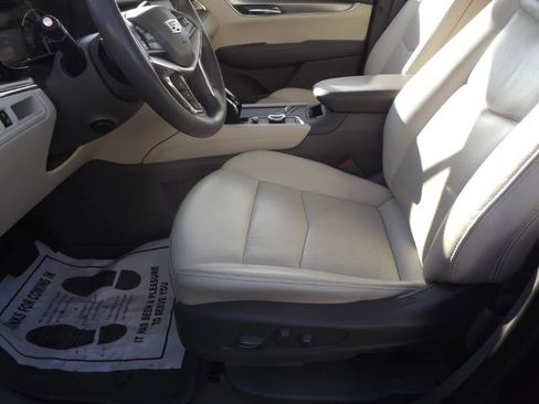 Used 2021 Cadillac XT5 Premium Luxury w/ LPO, Floor Liner Package image 10