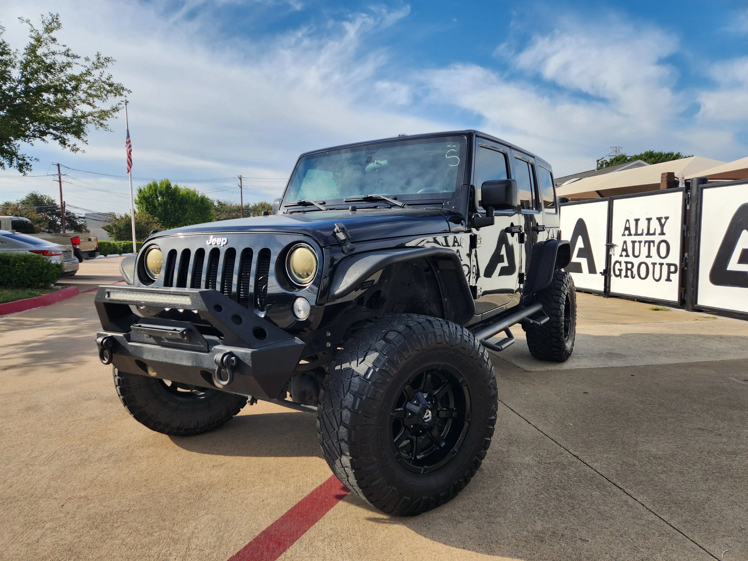 Used 2015 Jeep Wrangler Unlimited Sport AWD/4WD image 2