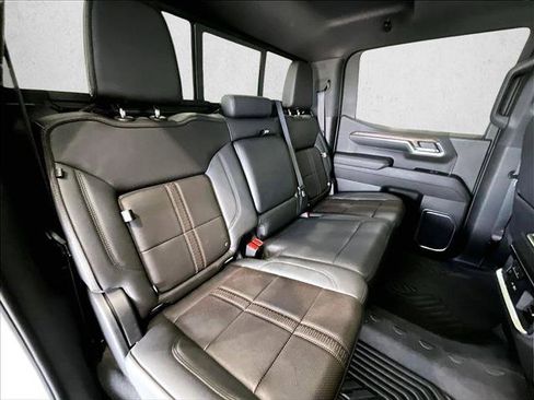 Used 2023 Chevrolet Silverado 1500 High Country w/ High Country Premium Package AWD/4WD image 29