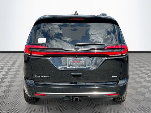 New 2026 Chrysler Pacifica Pinnacle w/ Trailer Tow Group AWD/4WD image 6