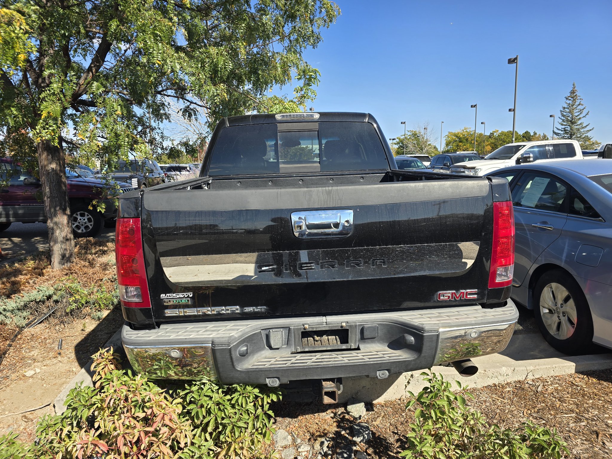 Used 2012 GMC Sierra 1500 SLT w/ All-Terrain Package AWD/4WD image 5