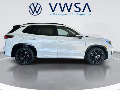 New 2026 Volkswagen Tiguan SE R-Line image 9