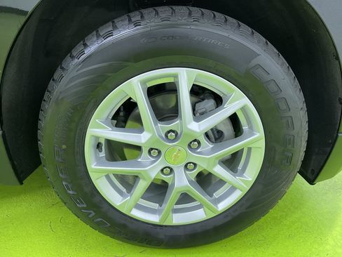 Used 2023 Chevrolet Equinox LT w/ Driver Convenience Package image 14