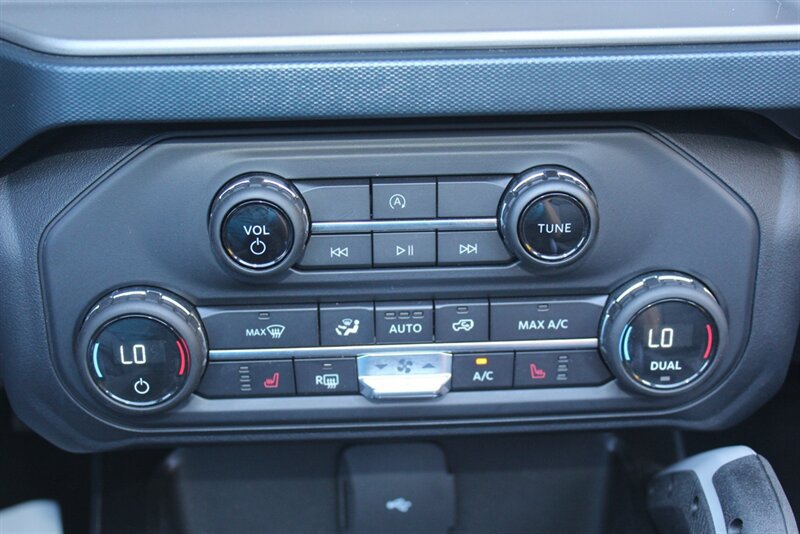 Used 2023 Ford Bronco Outer Banks AWD/4WD image 37