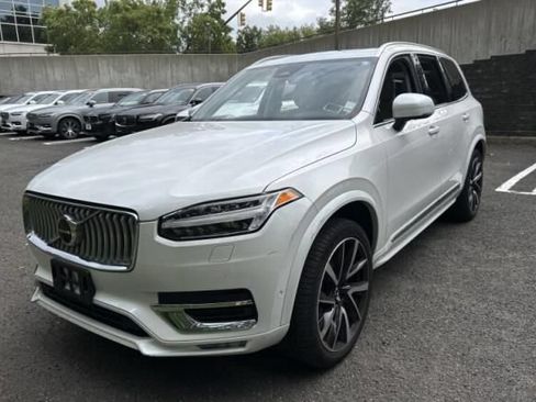 Used 2023 Volvo XC90 B6 Plus w/ Protection Package Premier AWD/4WD image 1