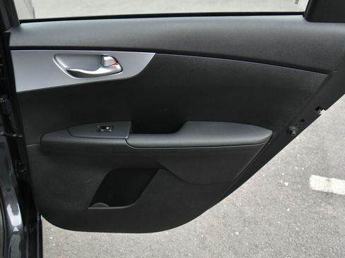 Used 2024 Kia Forte LXS image 33