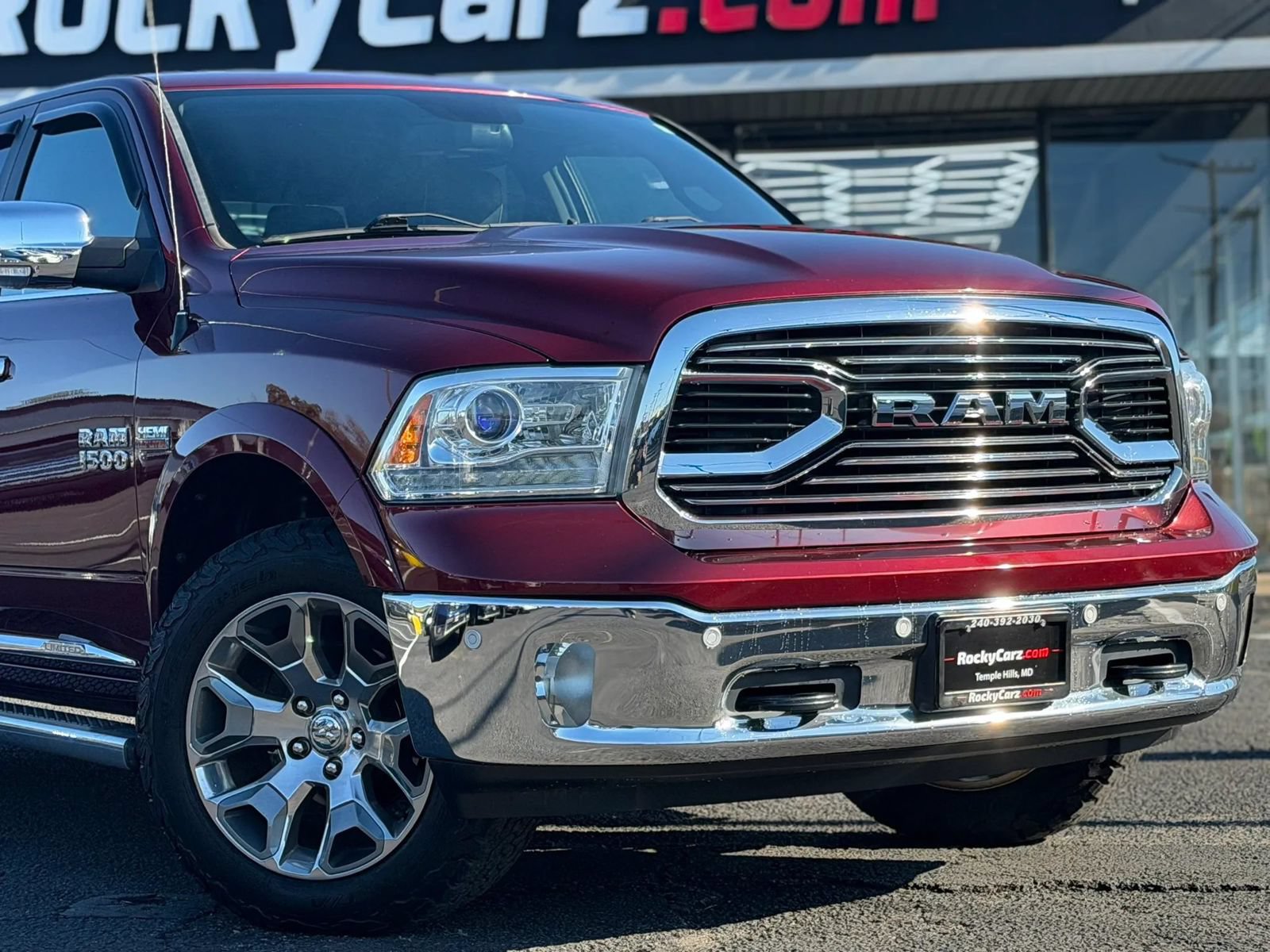 Used 2017 RAM 1500 Limited AWD/4WD image 2