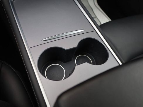 Used 2023 Tesla Model Y AWD image 36