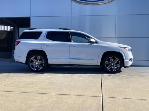 Used 2019 GMC Acadia Denali w/ Technology Package image 3
