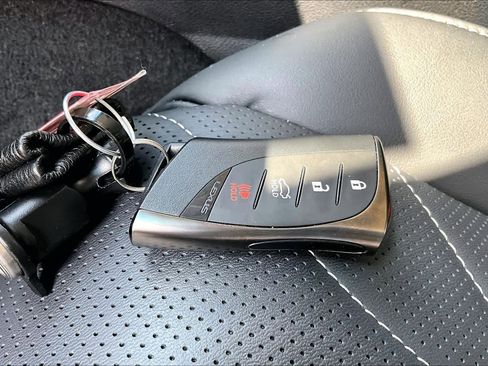 Used 2023 Lexus ES 350 Ultra Luxury w/ Accessory Package (Z2) FWD image 15