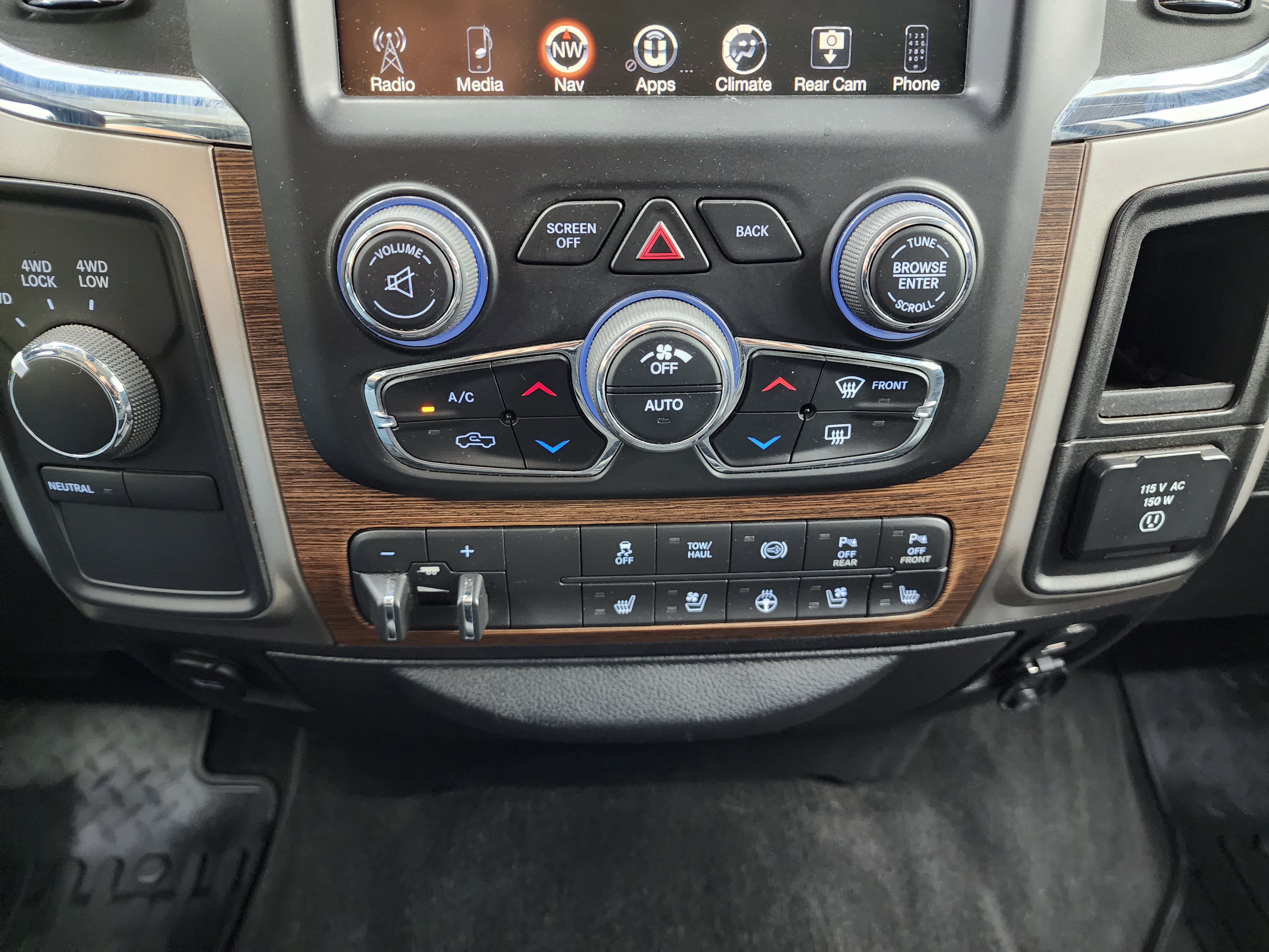 Used 2017 RAM 2500 Laramie AWD/4WD image 16