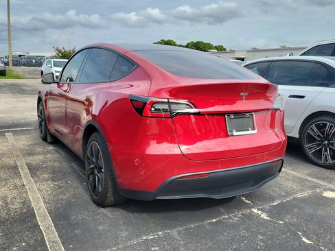 Used 2021 Tesla Model Y Long Range AWD/4WD image 4