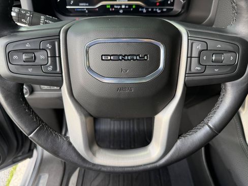 Used 2022 GMC Yukon Denali w/ Advanced Technology Package AWD/4WD image 17