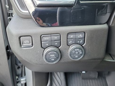 Used 2024 Chevrolet Silverado 1500 LTZ image 27