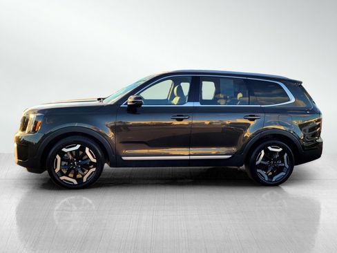 Used 2023 Kia Telluride EX image 8