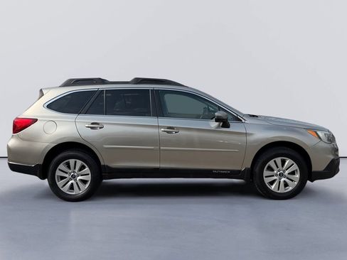 Used 2016 Subaru Outback 2.5i Premium AWD/4WD image 2