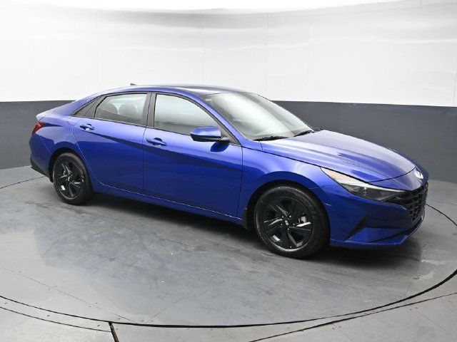 Used 2023 Hyundai Elantra SEL FWD image 7