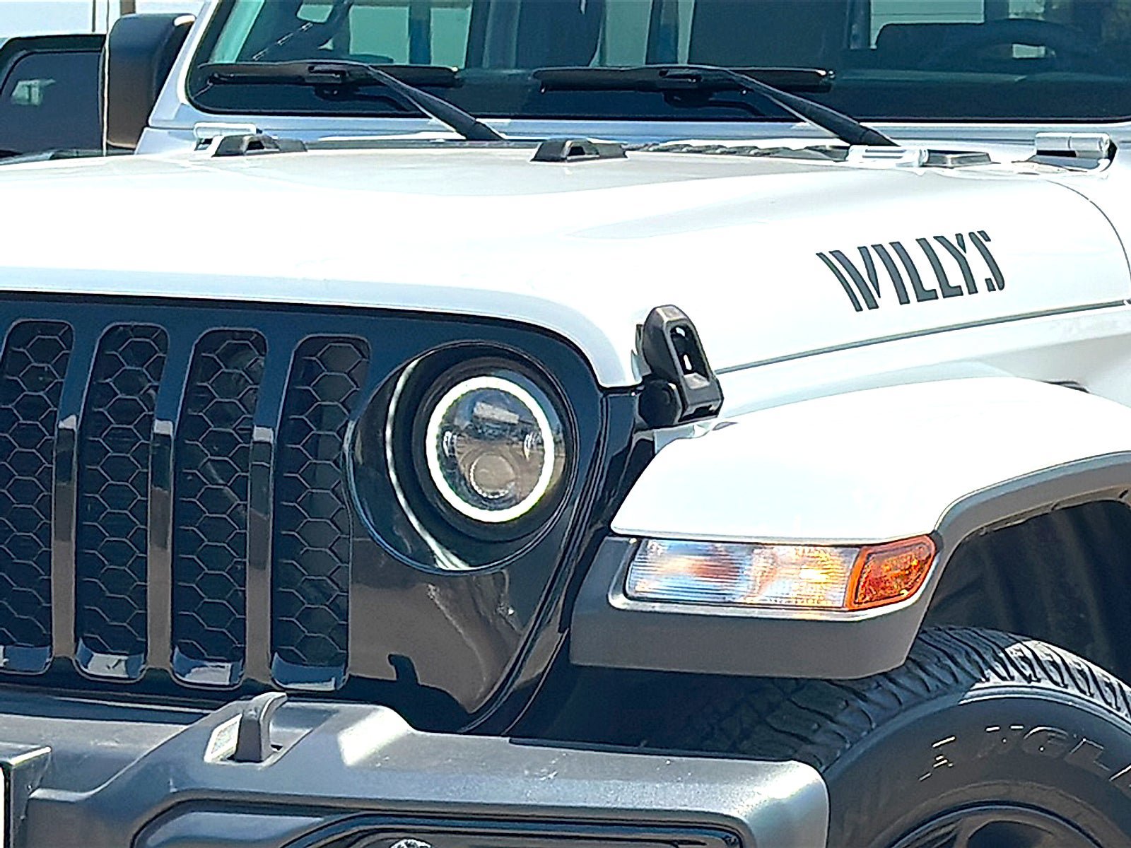 Used 2023 Jeep Gladiator Sport AWD/4WD image 4