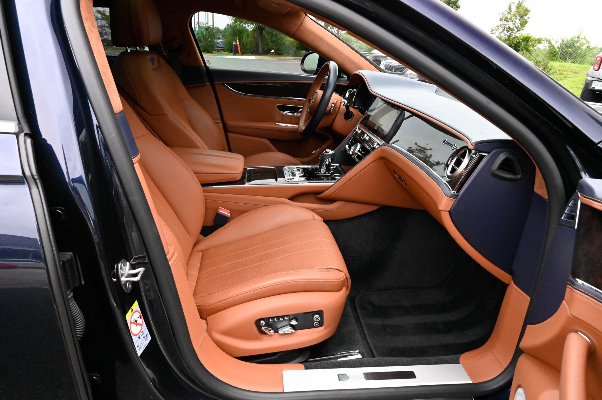 Used 2022 Bentley Flying Spur V8 AWD/4WD image 61