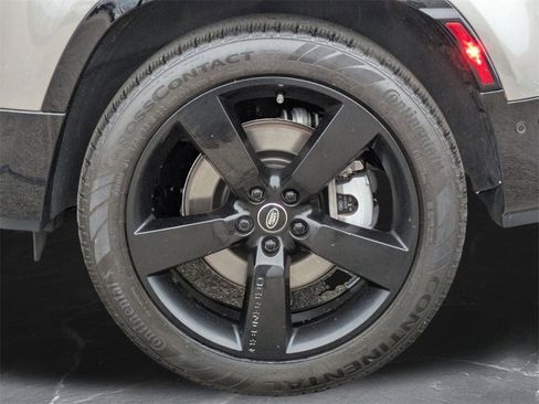 Used 2023 Land Rover Defender 130 X-Dynamic SE image 38