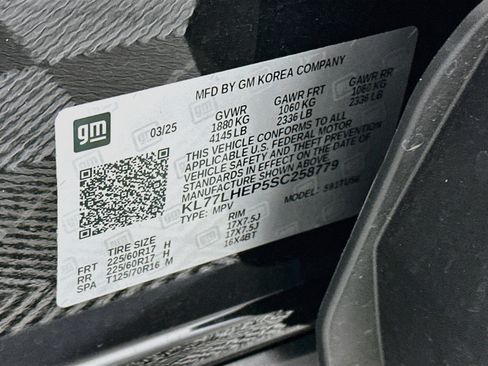 Used 2025 Chevrolet Trax LT w/ LT Convenience Package FWD image 12