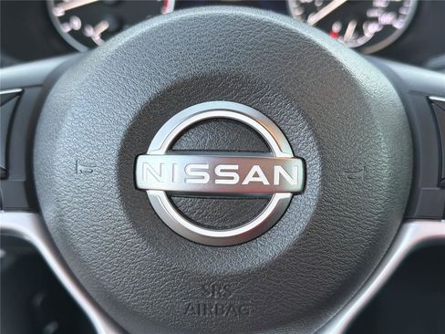 Used 2024 Nissan Sentra SV image 39