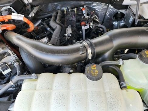 Used 2025 Ford F150 Lariat w/ Equipment Group 501A Mid image 32