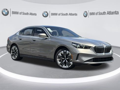 New 2027 BMW 530i w/ Premium Package RWD image 2