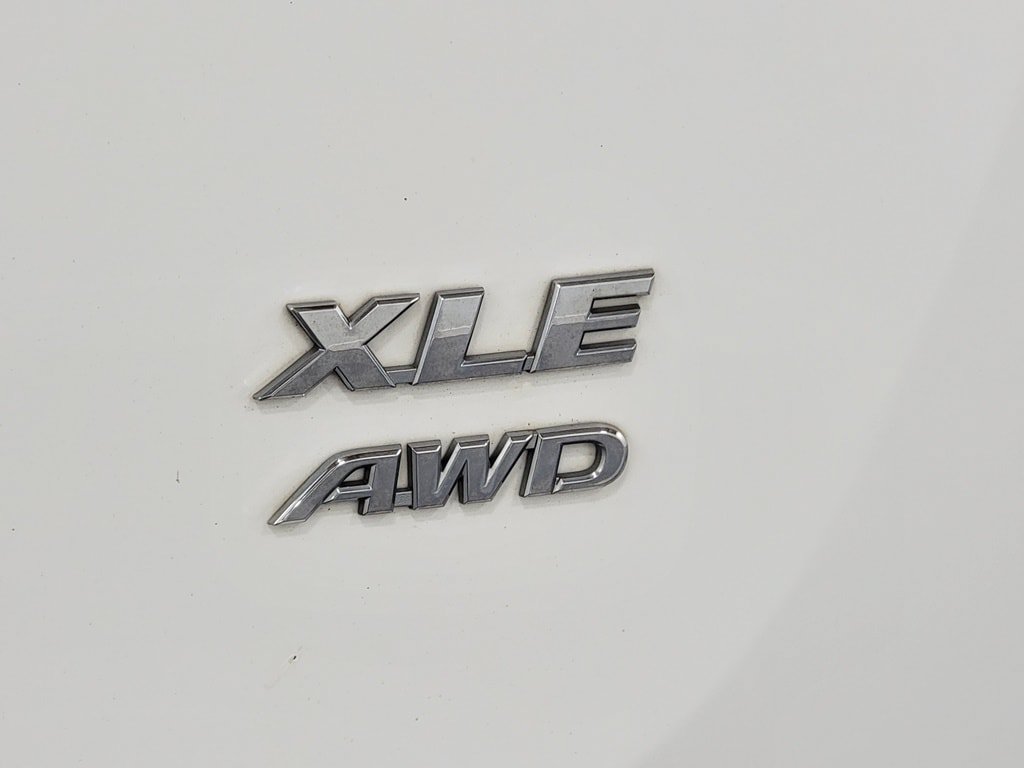 Used 2017 Toyota RAV4 XLE w/ All Weather Liner Package AWD/4WD image 9