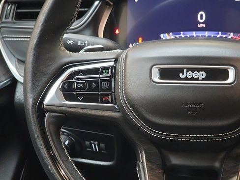 Used 2023 Jeep Grand Cherokee Overland w/ Adv Protech Group III image 22