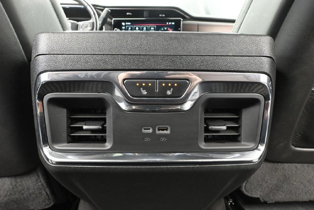 Used 2024 GMC Sierra 3500 Denali Ultimate AWD/4WD image 35
