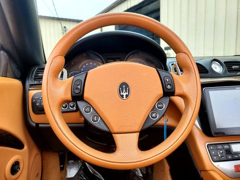 Used 2011 Maserati GranTurismo Convertible RWD image 50
