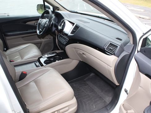 Used 2018 Honda Pilot Elite image 8