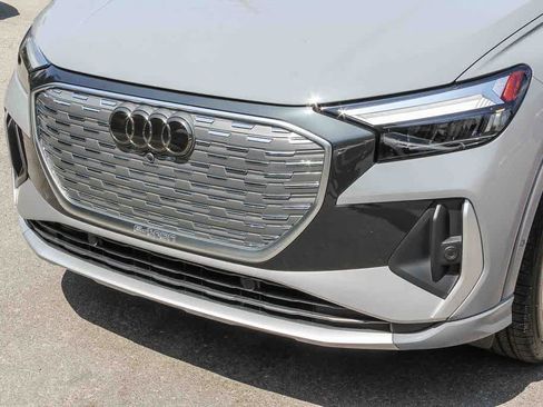 Used 2023 Audi Q4 e-tron Premium Plus w/ Premium Plus AWD/4WD image 8