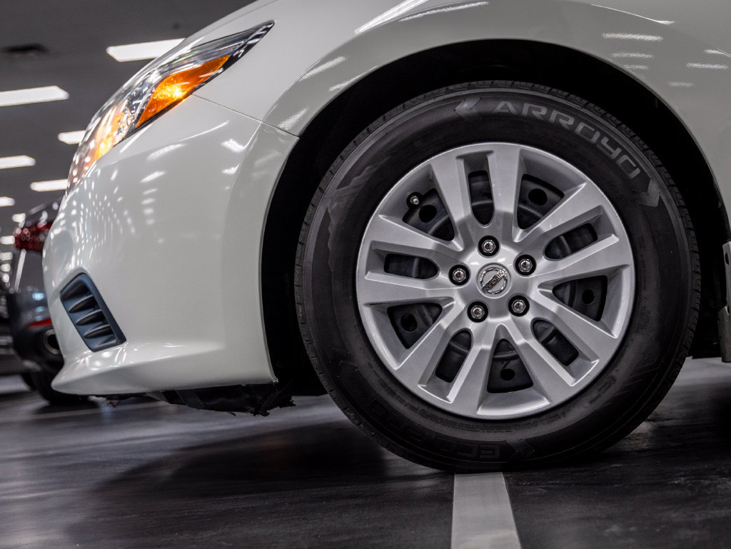 Used 2017 Nissan Altima 2.5 S w/ Power Driver Seat Package FWD image 11