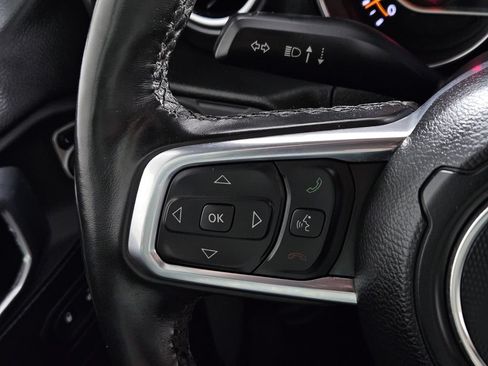 Used 2022 Jeep Wrangler Unlimited Sahara AWD/4WD image 22
